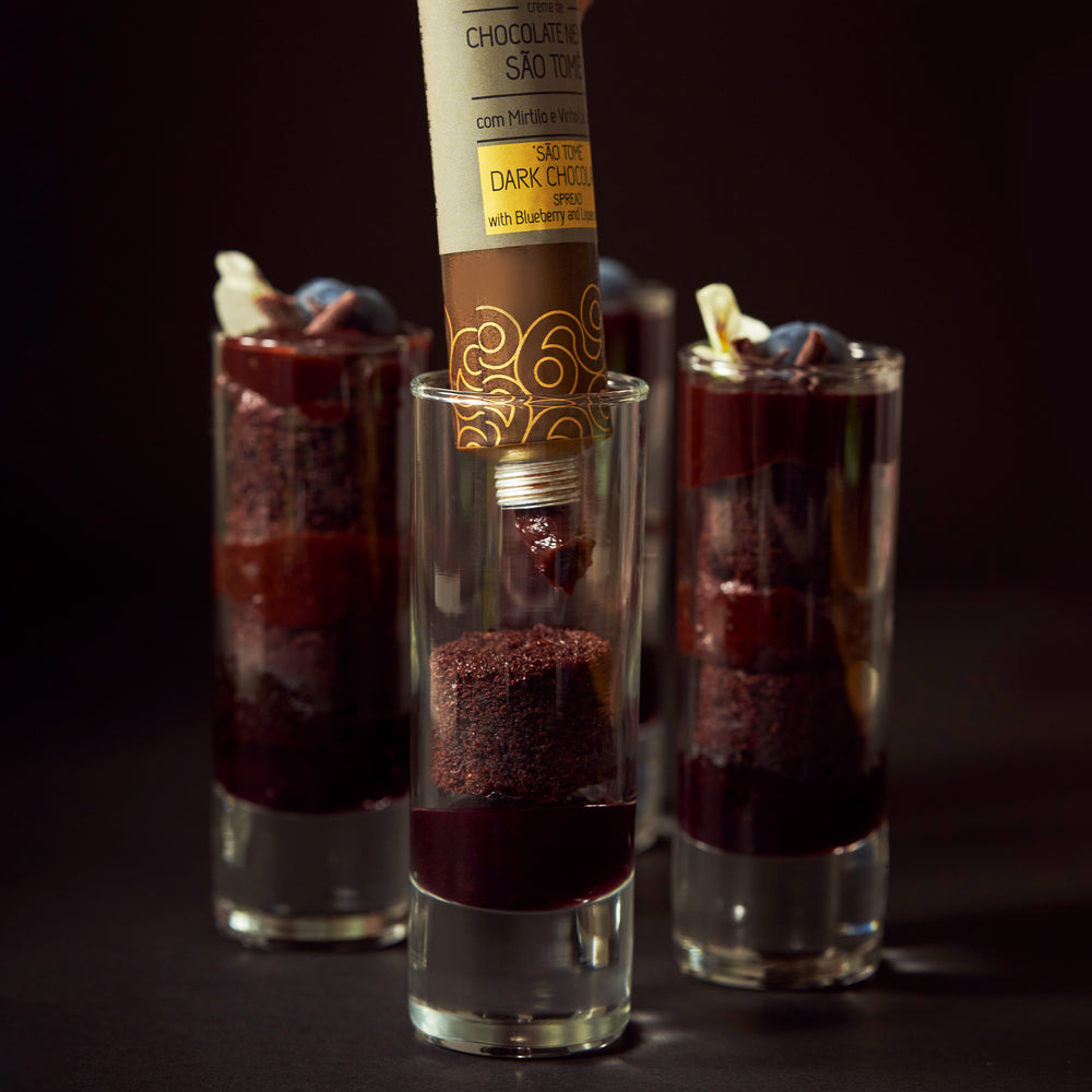 
                  
                    Crema de Chocolate Negro de São Tomé con Arándano y Vino Licoroso
                  
                