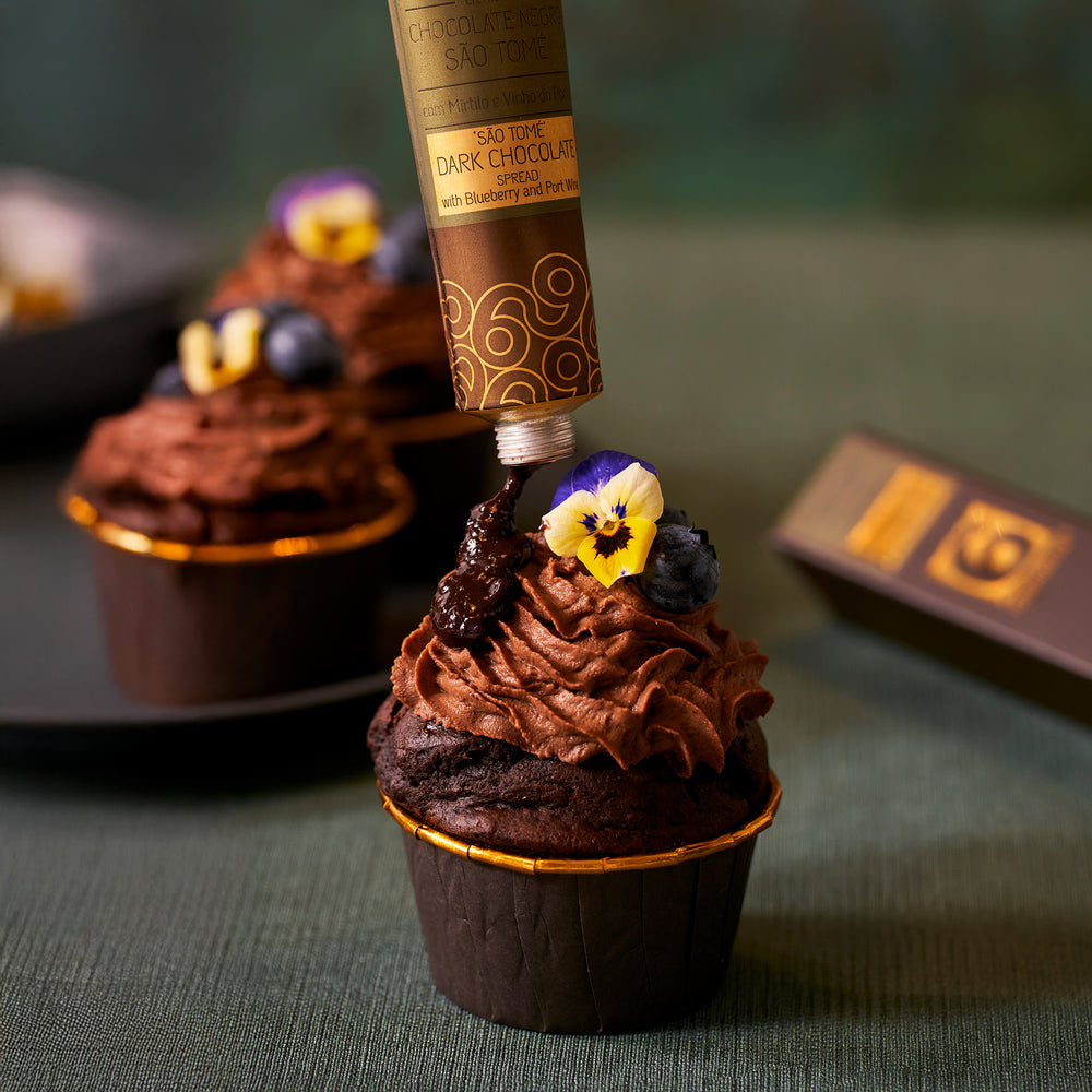 
                  
                    Crema de Chocolate Negro de São Tomé con Arándano y Vino Licoroso
                  
                