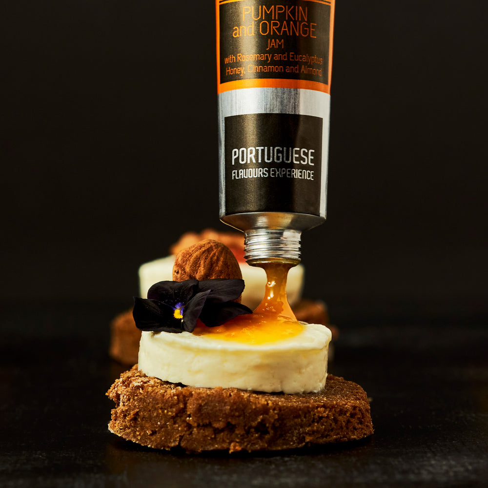 
                  
                    Mermelada de Calabaza y Naranja con Miel de Romero, Eucalipto, Canela y Almendra
                  
                