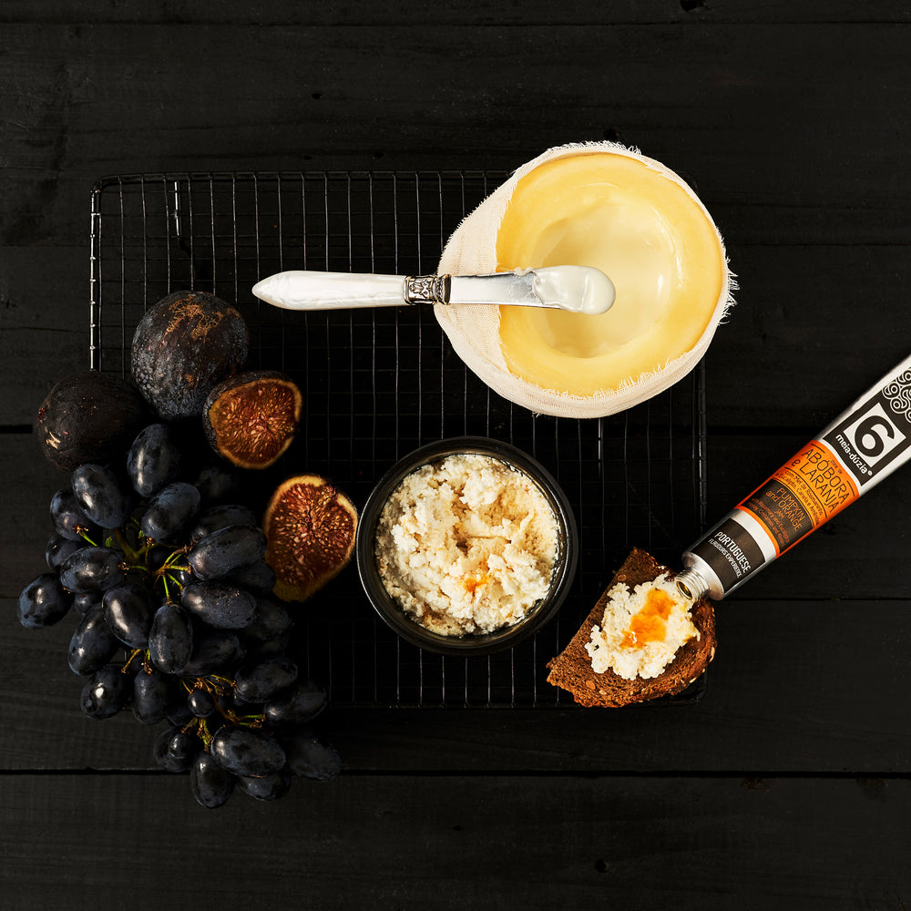 
                  
                    Mermelada de Calabaza y Naranja con Miel de Romero, Eucalipto, Canela y Almendra
                  
                