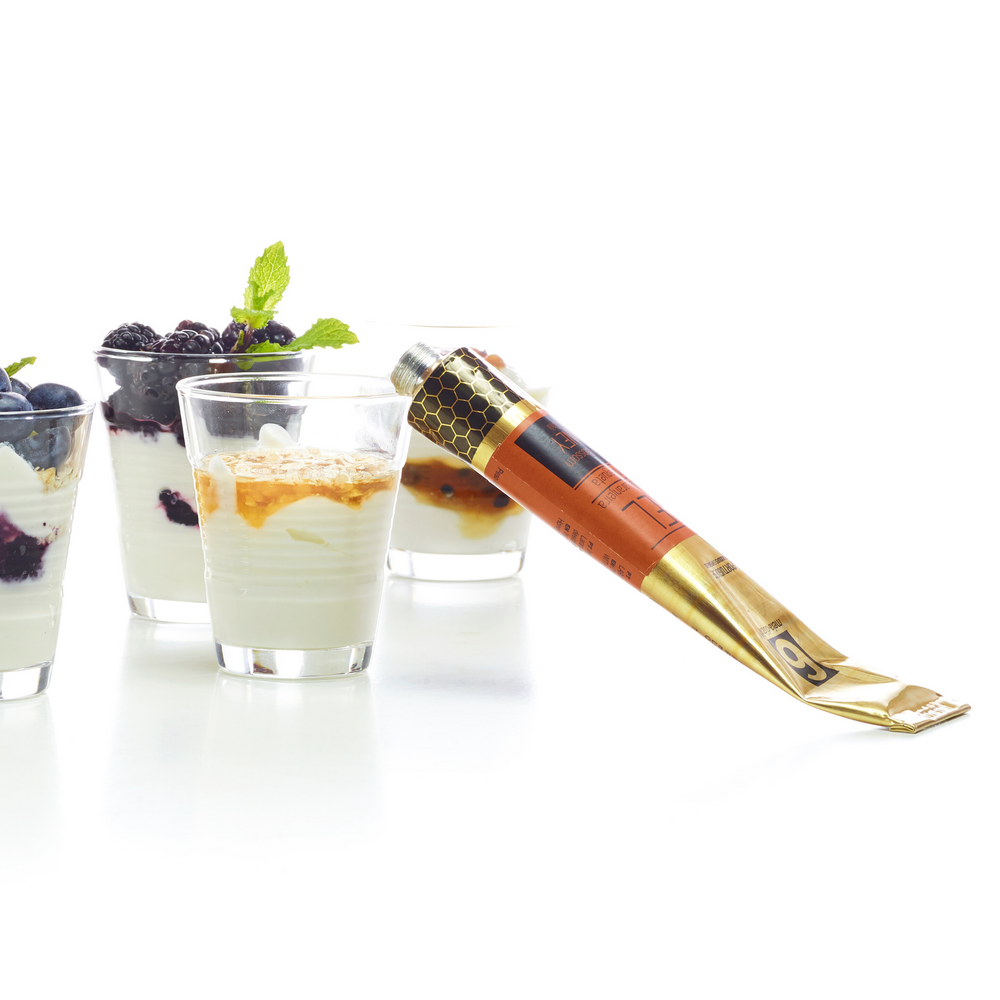 iogurte grego com surpreendente topping de mel flor de laranjeira com malagueta meia.dúzia®