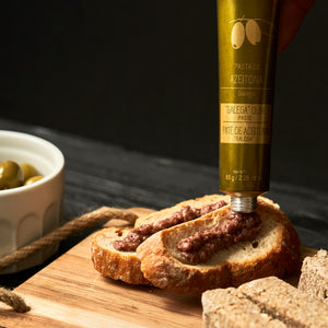
                  
                    Caja Gastronómica n.8: Pasta de Aceitunas Gallegas con Higo + Aceite de Oliva - Especial Navidad
                  
                
