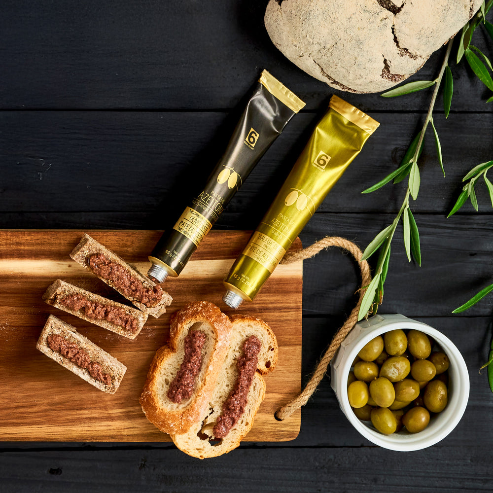 
                  
                    Caja Experiencia n. 1 - Aceite de Oliva + Pasta de Oliva + Galletas | Edición Navideña
                  
                