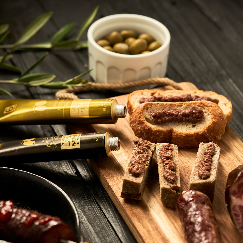 
                  
                    Pasta de Aceituna Galega con Higo Seco
                  
                