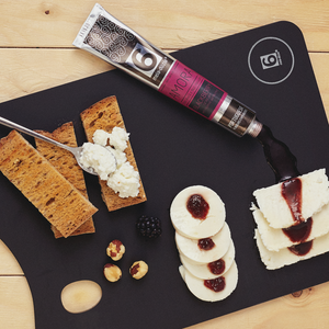 
                  
                    Tábua de queijos frescos com Doce Extra de Amora com Avelã e Noz-Moscada meia.dúzia®
                  
                
