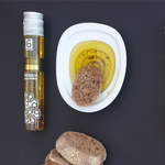 Degustação de azeite extra virgem com pimenta verde meia.dúzia® e pão.